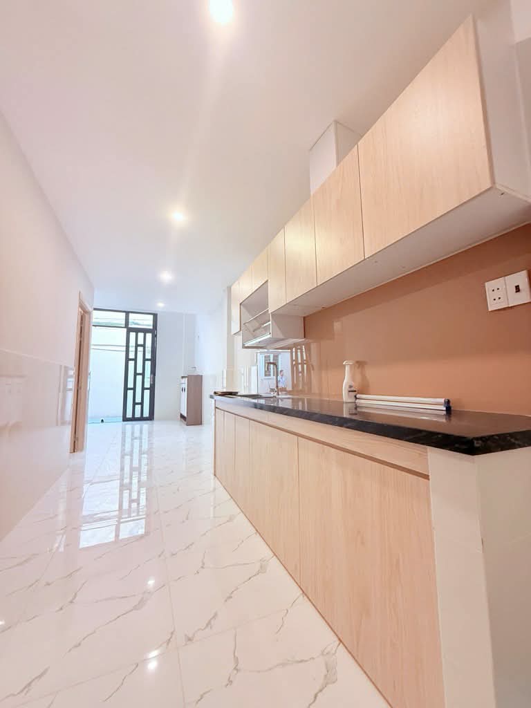 Bán nhà đẹp sát mặt tiền Huỳnh Tấn Phát, Quận 7, 5,3x11, 4,9 tỷ