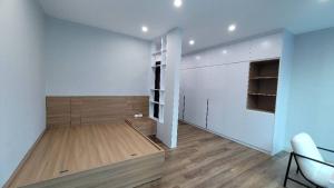 Nhà cách mặt phố Nguyễn Thị Định chỉ 20m