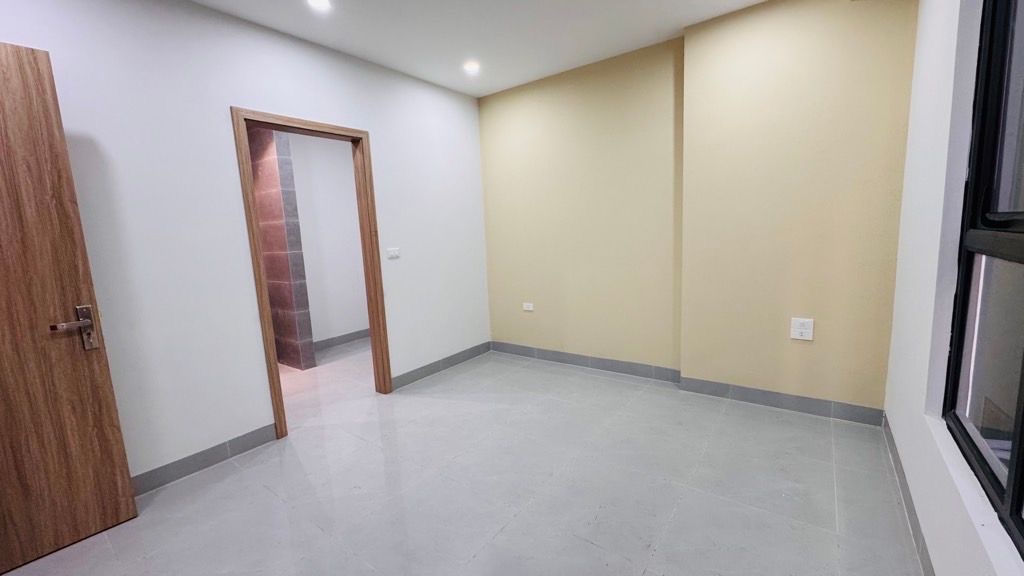 Dương Quảng Hàm - Cầu Giấy - 6 Tầng -  38M2 - Trung Tâm Tiện Ích - Giá chỉ 9.5 TỶ TL