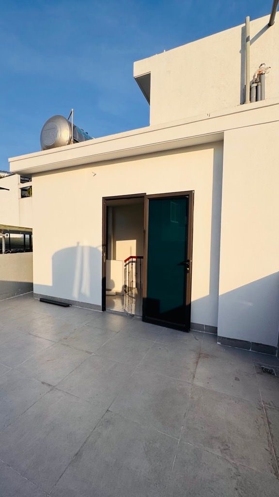 Dương Quảng Hàm - Cầu Giấy - 6 Tầng -  38M2 - Trung Tâm Tiện Ích - Giá chỉ 9.5 TỶ TL