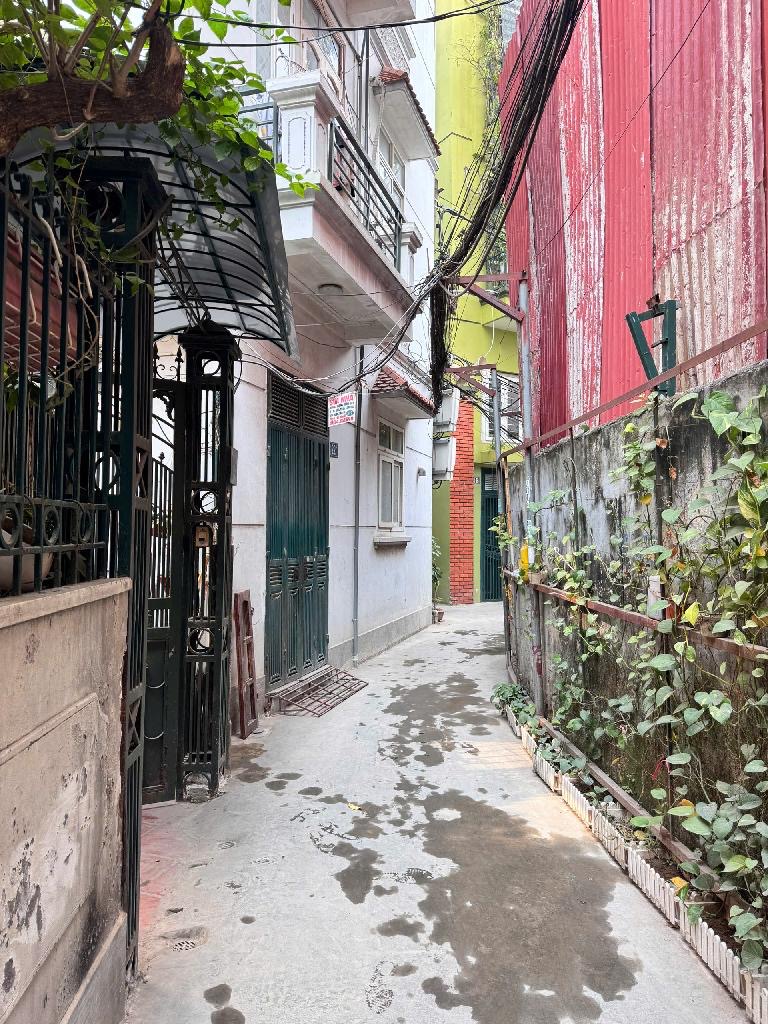 BÁN NHÀ TRUNG TÂM CẦU GIẤY 43M2 - LÔ GÓC 2 THOÁNG - 9,5 TỶ TL