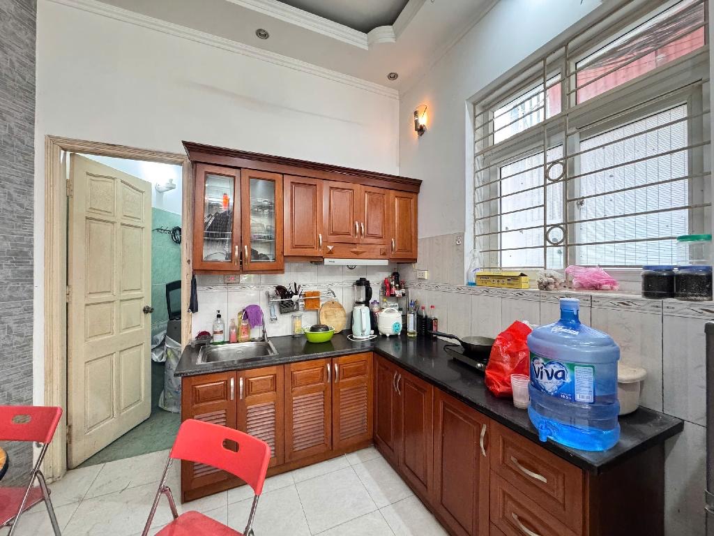 BÁN NHÀ TRUNG TÂM CẦU GIẤY 43M2 - LÔ GÓC 2 THOÁNG - 9,5 TỶ TL