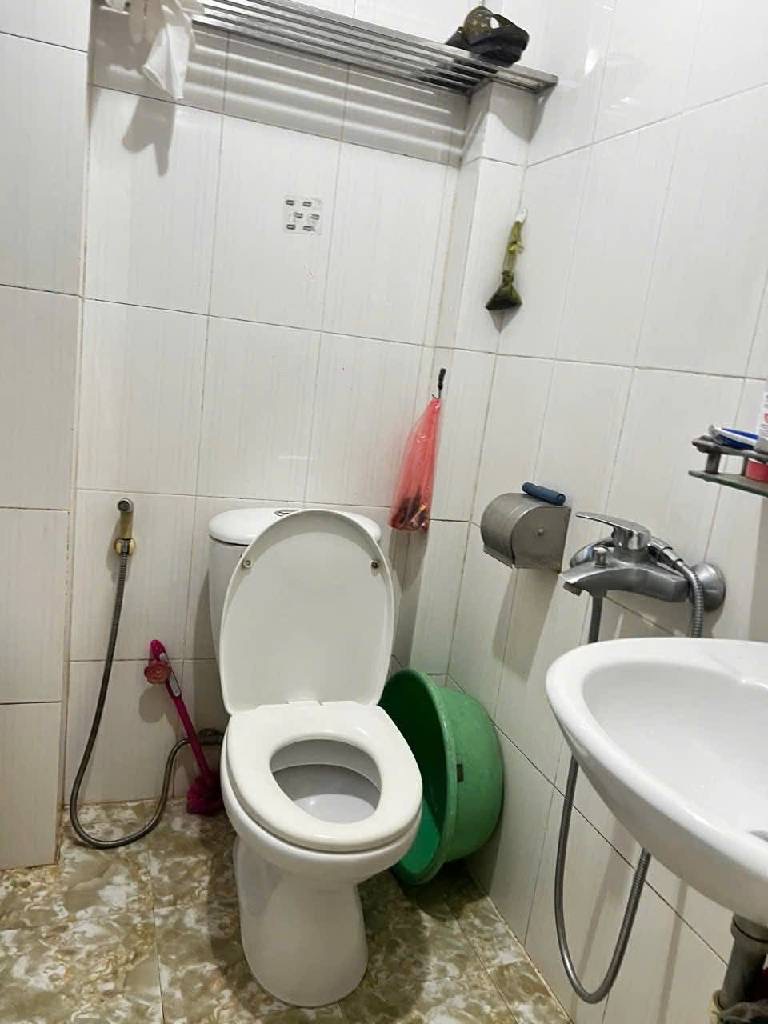 NHÀ ĐẸP Ở NGAY KHU CẦU GIẤY - GẦN PHỐ 37M2 - Giá 9.87 TỶ TL