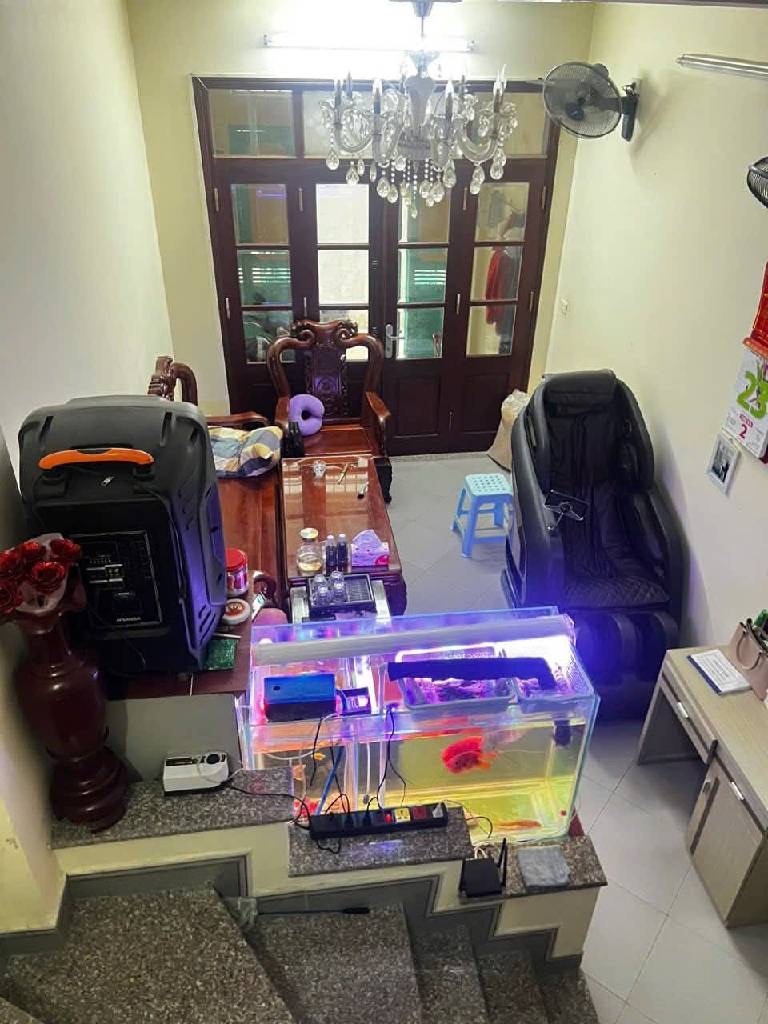 NHÀ ĐẸP Ở NGAY KHU CẦU GIẤY - GẦN PHỐ 37M2 - Giá 9.87 TỶ TL