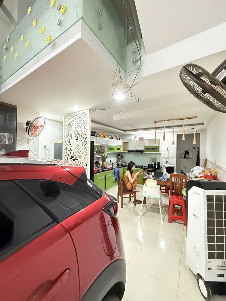 NHÀ TRUNG TÂM TÂN PHÚ