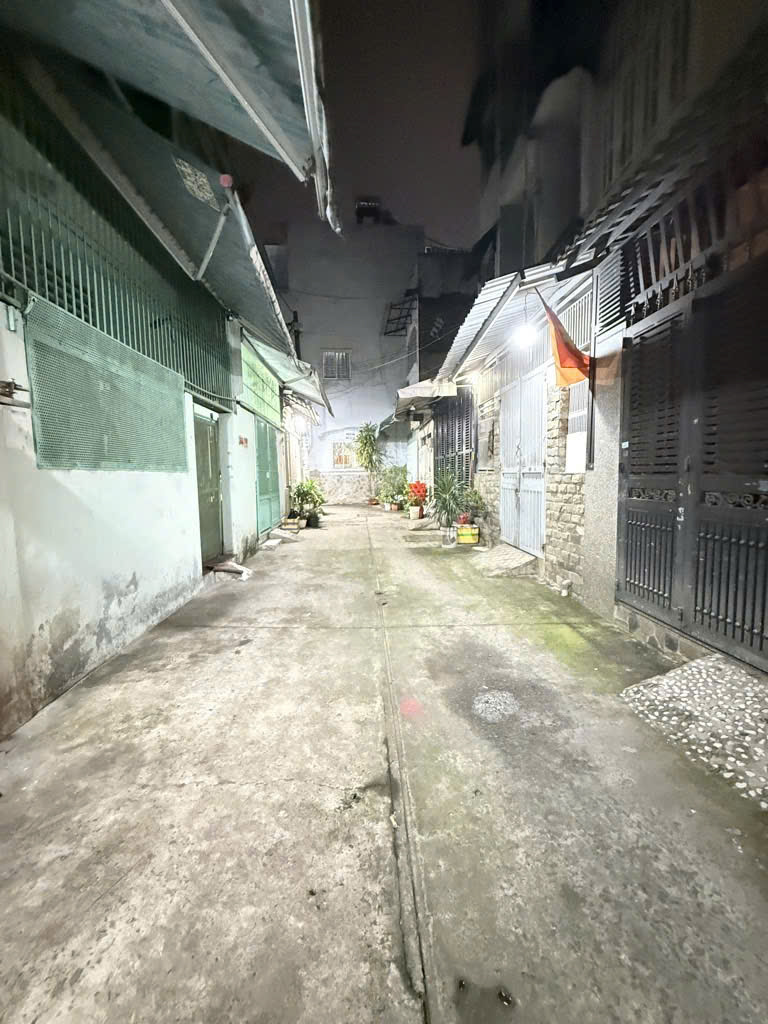 NHÀ TRUNG TÂM TÂN PHÚ