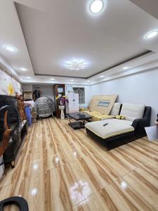 NHÀ TRUNG TÂM TÂN PHÚ