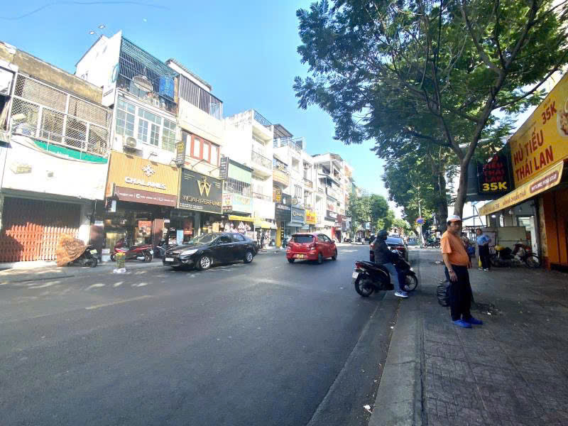 Mặt tiền Lê Văn Sỹ - Đẹp nhất P.1 - 4 tầng - giá chỉ 9,5 Tỷ