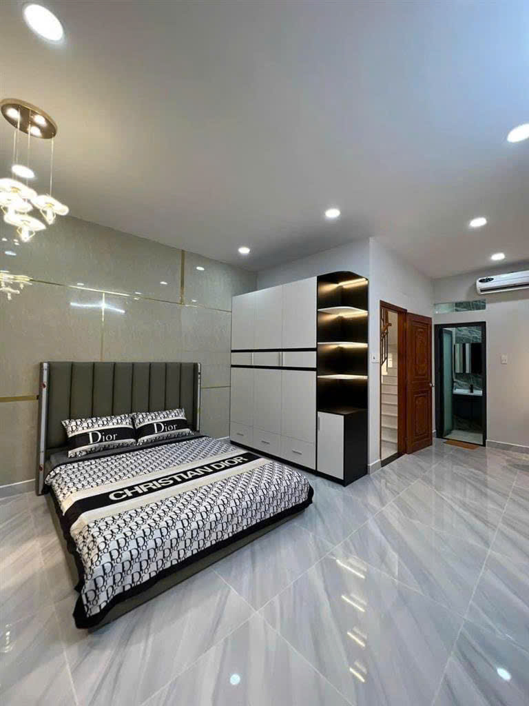 Trần Thị Trọng - Nhà 5 tầng mới tinh - hẻm xe hơi - giá chỉ 6.3 tỷ