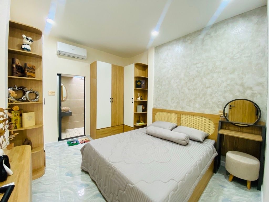 Nhà đẹp Gần đường Phan Văn Trị, full nội thất, xách valy vào ở ngày, chỉ 5,79 tỷ