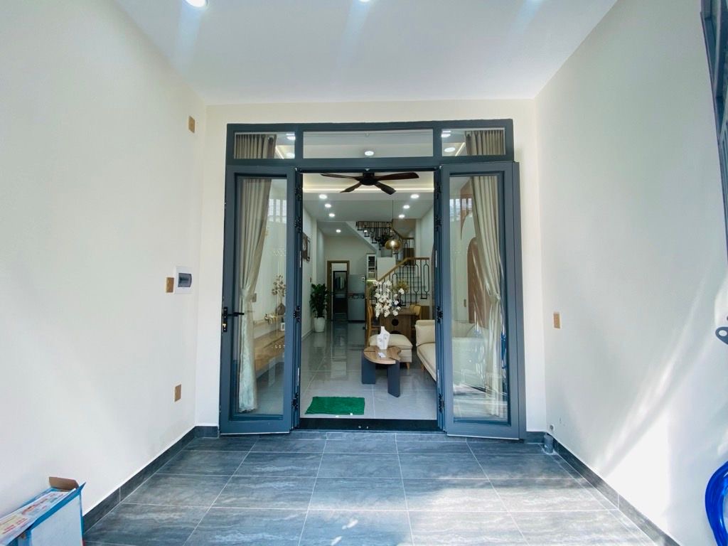 Nhà đẹp Gần đường Phan Văn Trị, full nội thất, xách valy vào ở ngày, chỉ 5,79 tỷ