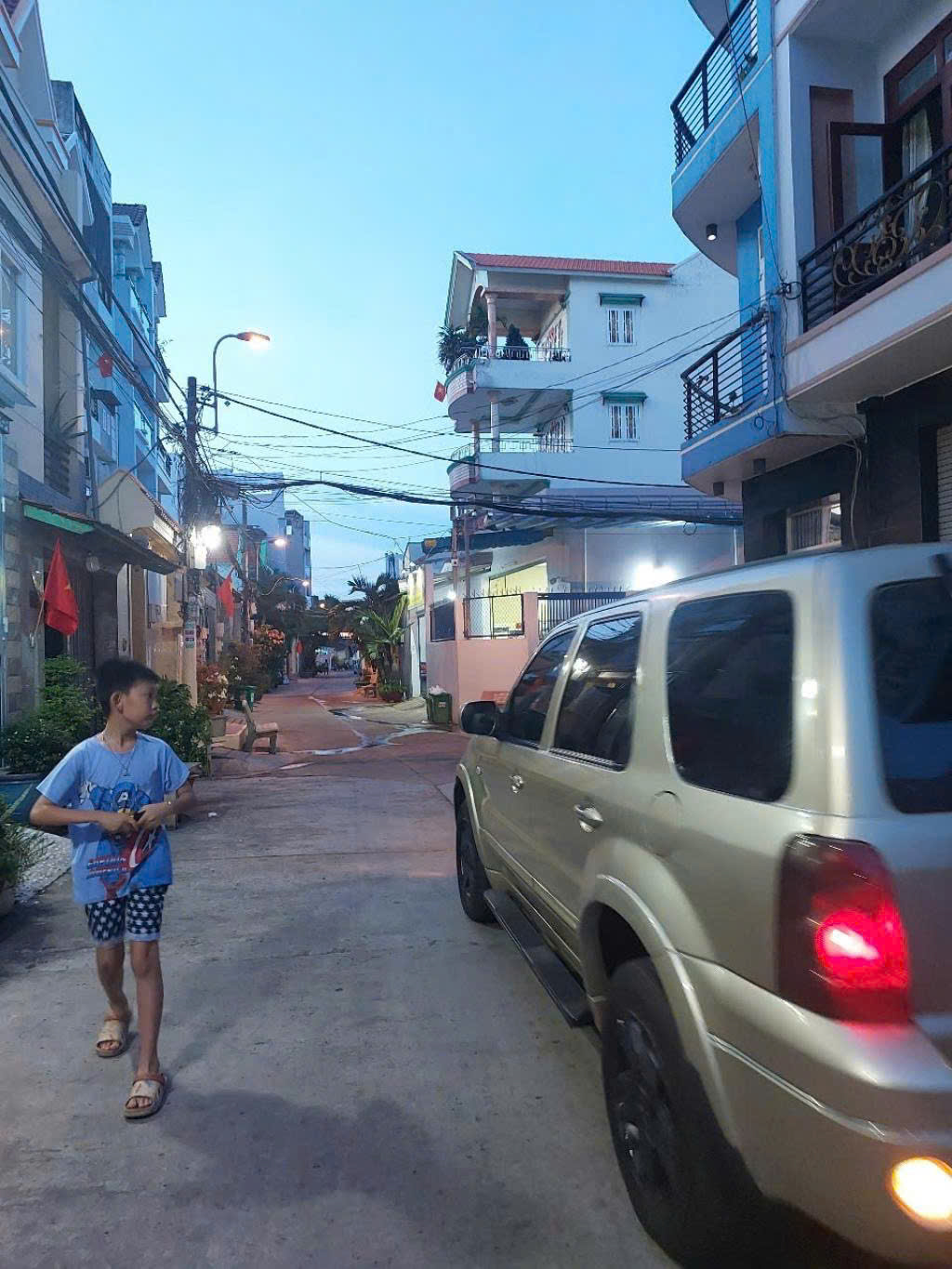 Bán nhà Tân Hòa Đông, Bình Tân, 3 tầng, hẻm 8m, 4.5 x 14 m, giá nhỉnh 8 tỷ