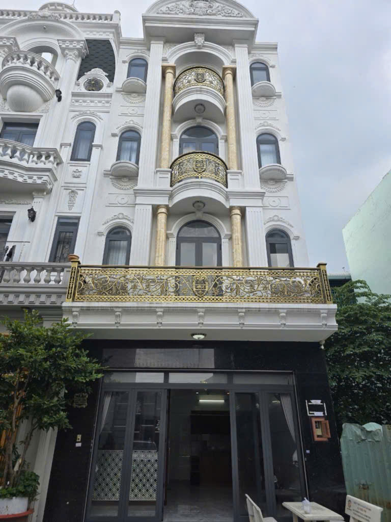 Bán nhà Hồ Văn Long, gần Võ Trần Chí, Bình Tân, 4 tầng nhà mới lung linh, 5,6 x 9 m, hẻm 8m có vỉa hè, giá 6,x tỷ.