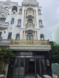 Bán nhà Hồ Văn Long, gần Võ Trần Chí, Bình Tân, 4 tầng nhà mới lung linh, 5,6 x 9 m, hẻm 8m có vỉa hè, giá 6,x tỷ.