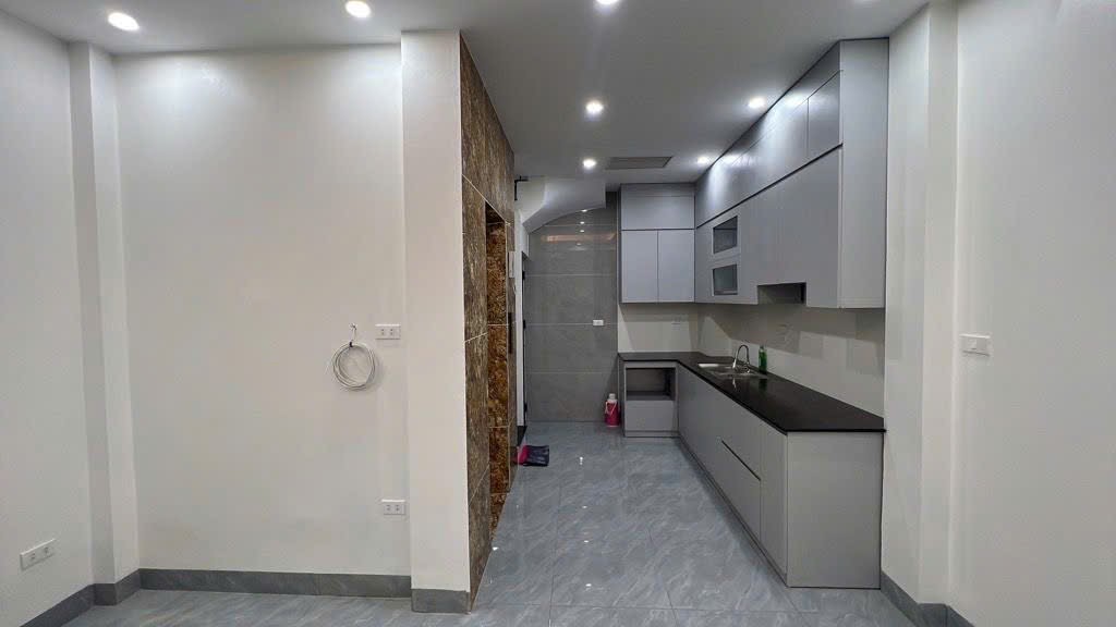 NHÀ MỚI 5 TẦNG VUÔNG ĐẸP CHỮ NHẬT GẦN TRUNG TÂM NGÔ QUYỀN