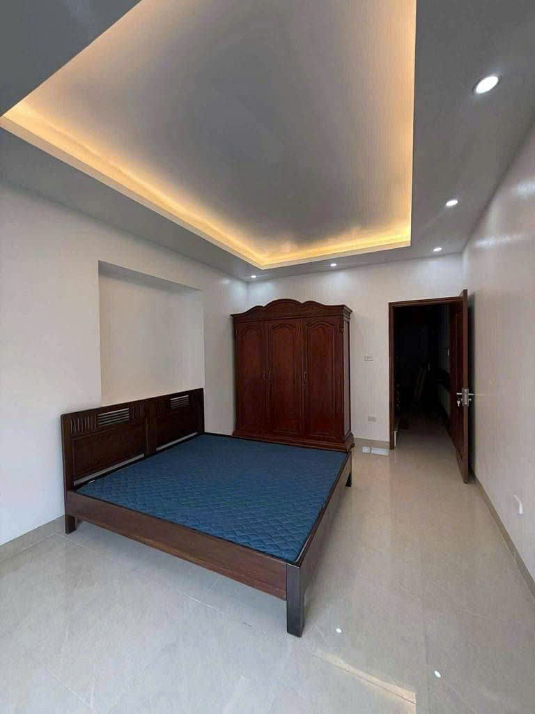 CHỈ 13,9 TỶ CÓ NGAY NHÀ 4 TẦNG, Ô TÔ ĐỖ CỬA- TRUNG TÂM PHỐ LỤA- VẠN PHÚC