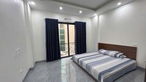 NHÀ MỚI 5 TẦNG VUÔNG ĐẸP CHỮ NHẬT GẦN TRUNG TÂM NGÔ QUYỀN