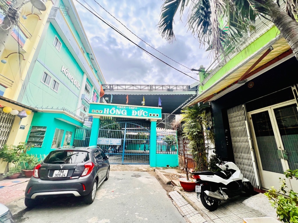 NHÀ 4 TẦNG CHÍNH CHỦ - NGAY CỔNG TRƯỜNG HỒNG ĐỨC