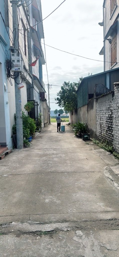 BÁN NHÀ 3 TẦNG - KCN NỘI BÀI