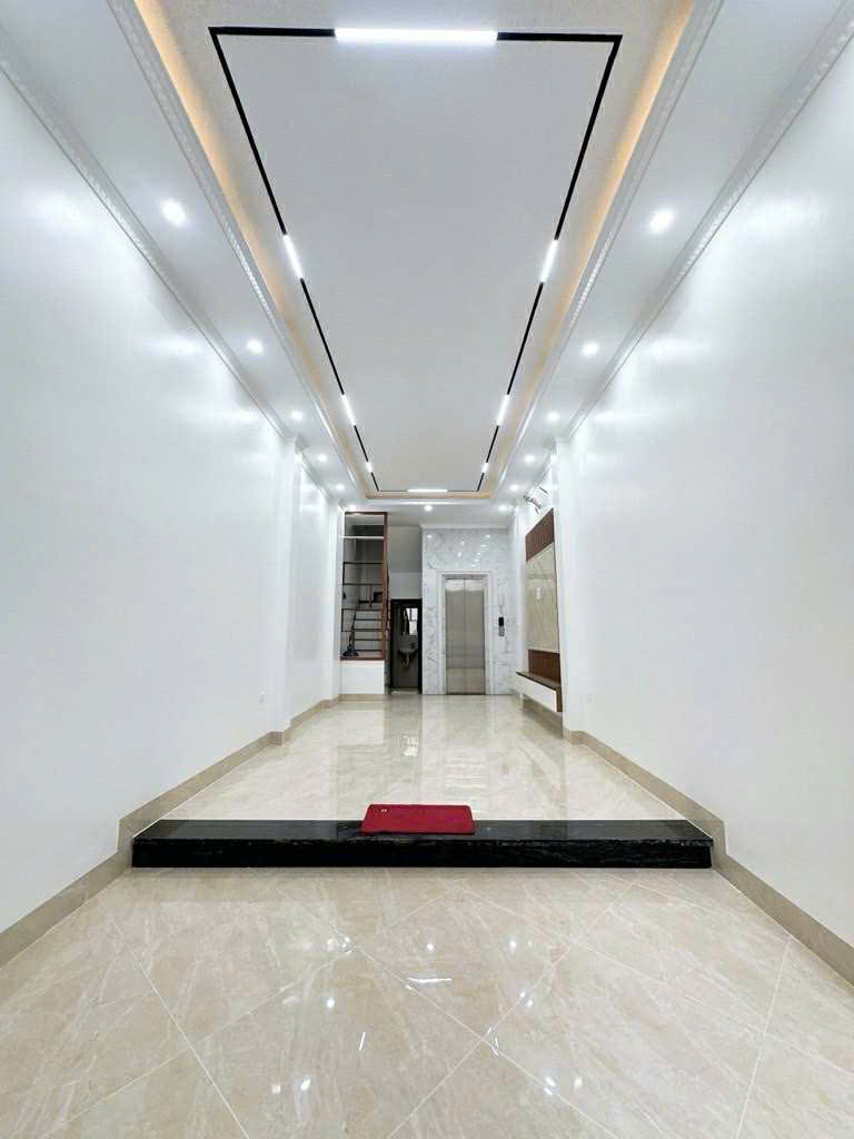 Bán nhà Định Công Thượng 34m 6 tầng mặt tiền 3.5m giá 10.9 tỷ