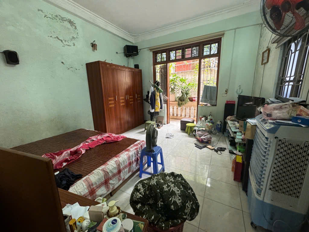 Bán nhà Nguyễn Khoái 60m 3 tầng mặt tiền 4.5m giá 7.8 tỷ