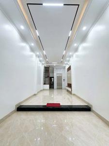 Bán nhà Định Công Thượng 34m 6 tầng mặt tiền 3.5m giá 10.9 tỷ