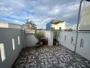 Cần bán nhà hẻm Hồ Văn Tư - gần chở Thủ Đức