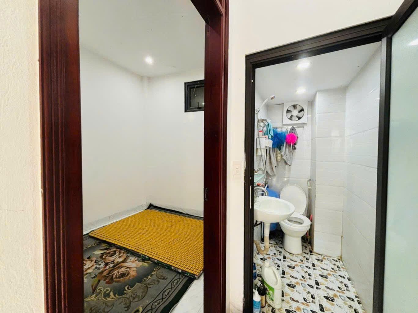 BÁN NHÀ GIANG CHÍNH - NHÀ PHÂN LÔ - Ô TÔ ĐỖ CỬA - TIỀM NĂNG LÊN MẶT PHỐ - CHỈ 5 TỶ