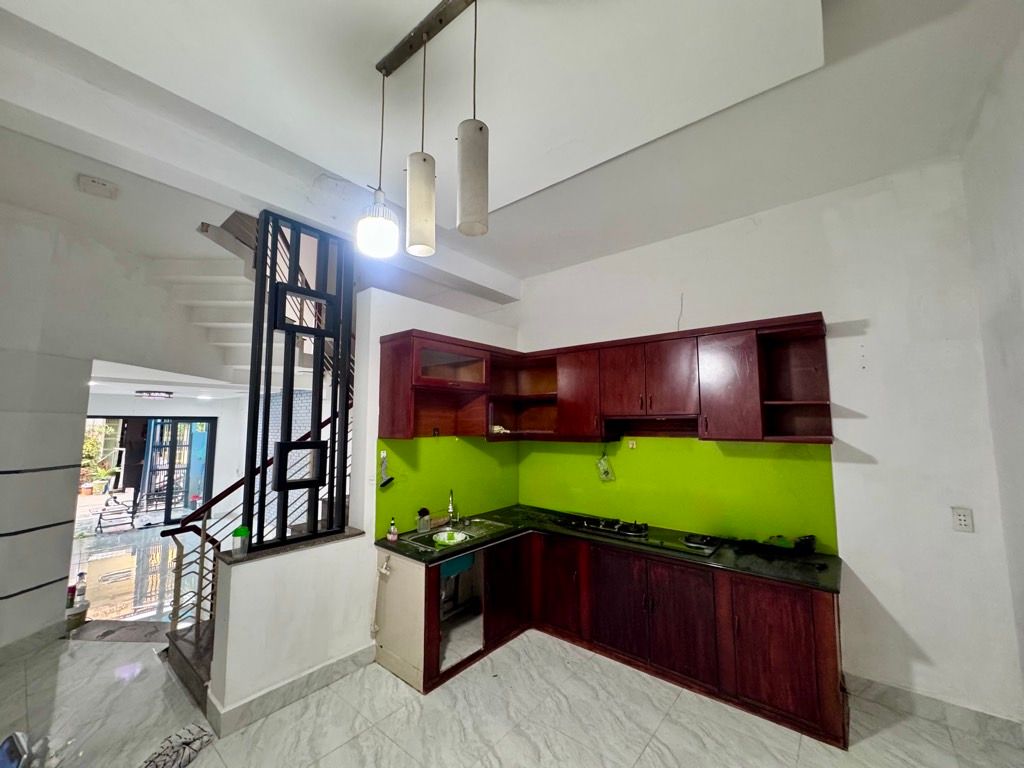 NHÀ NGAY CHỢ TỰ PHÁT PHẠM VĂN BẠCH TÂN BÌNH 4MX12M GIÁ 4,5 TỶ TL