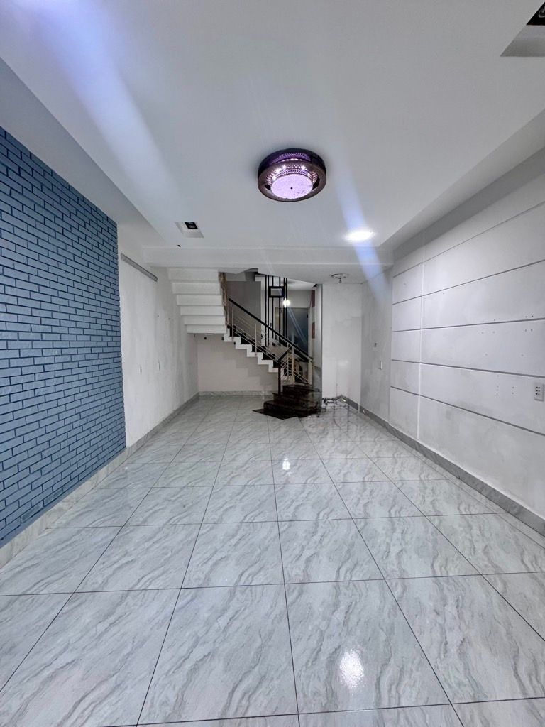 NHÀ NGAY CHỢ TỰ PHÁT PHẠM VĂN BẠCH TÂN BÌNH 4MX12M GIÁ 4,5 TỶ TL