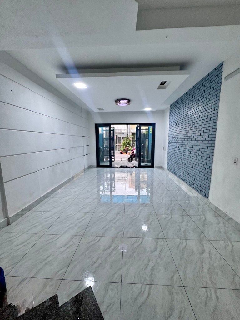 NHÀ NGAY CHỢ TỰ PHÁT PHẠM VĂN BẠCH TÂN BÌNH 4MX12M GIÁ 4,5 TỶ TL