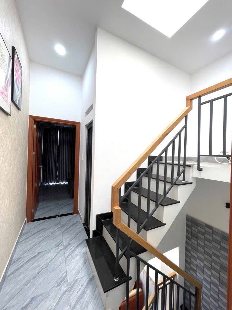 NHÀ TRỐNG ĐÓN TẾT - NGAY NGÃ VƯỜN LÀI VÀ QL 1A  QUẬN 12 - 4MX12M - 2 TÂNG - GIÁ 5 TỶ