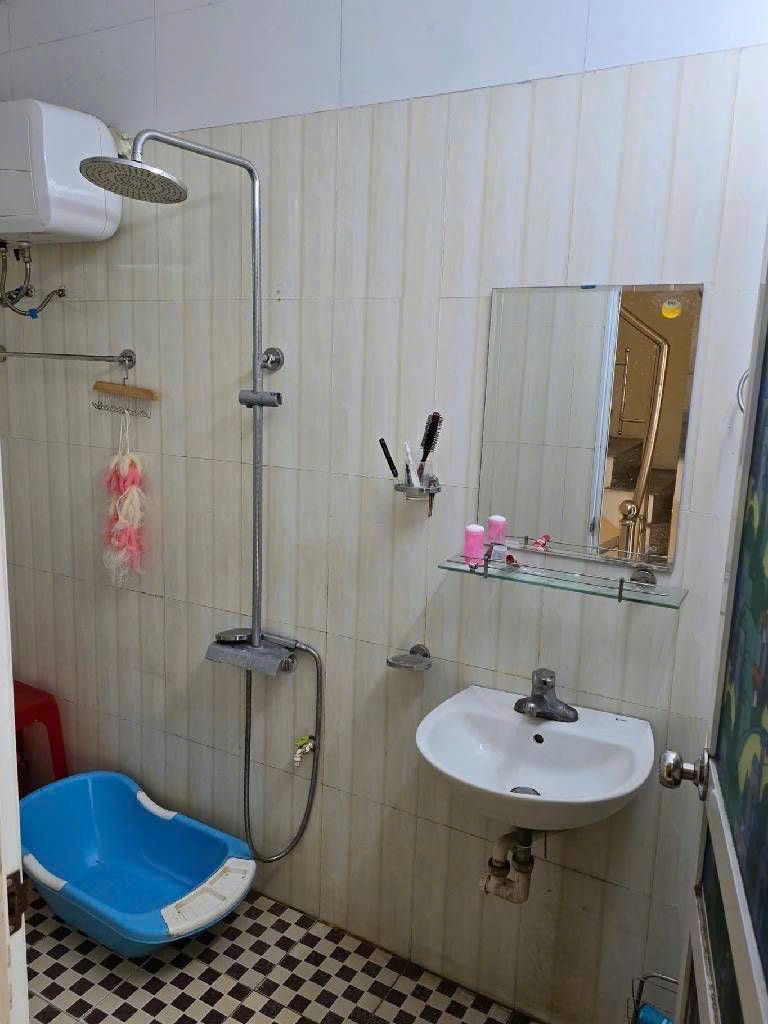 BÁN GẤP NHÀ 3 TẦNG QUAN HOA NHỈNH 7,75 TỶ