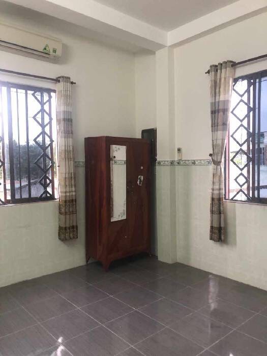 Chnhs chủ cần bán nhà 2 tầng mặt tiền đường Lê văn Quận 3