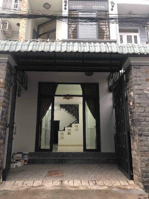 Chnhs chủ cần bán nhà 2 tầng mặt tiền đường Lê văn Quận 3