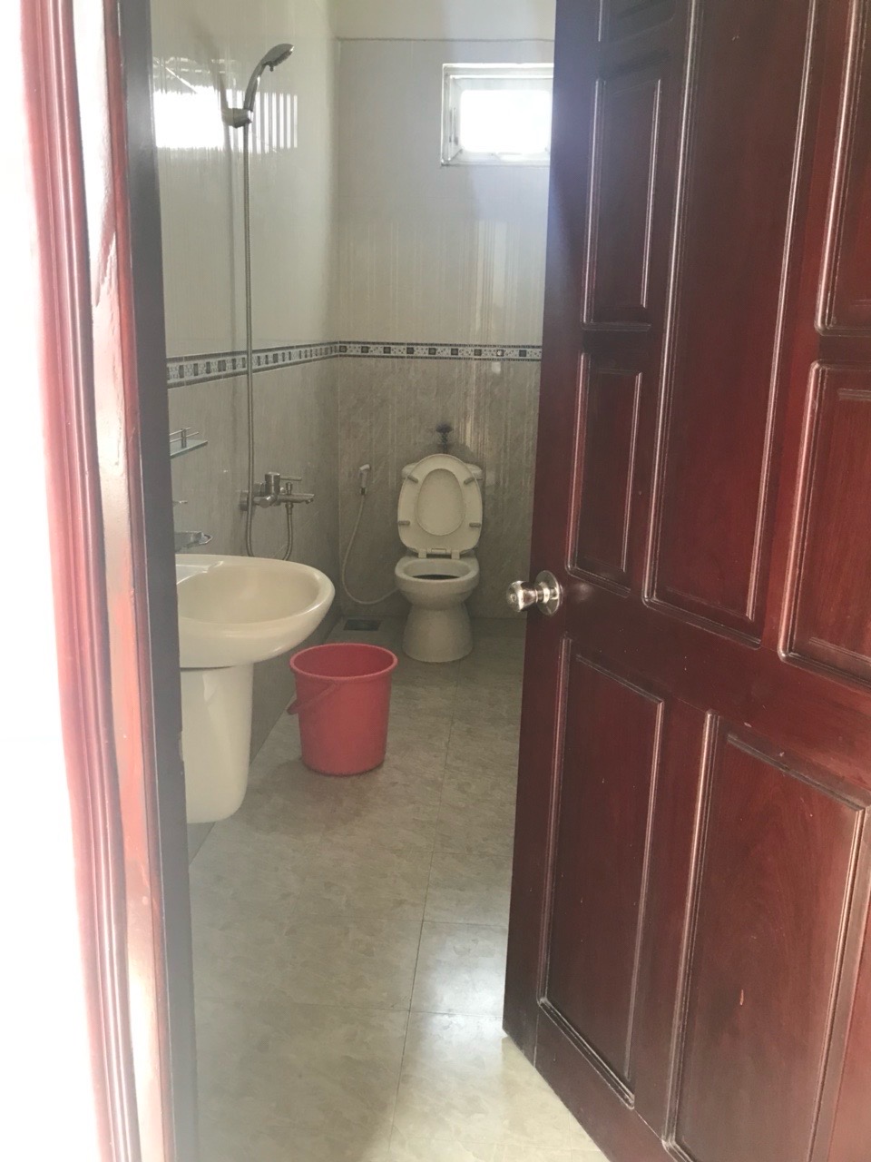 Cg căn nhà lầu siêu đẹp xây dựng kiên cố giá giảm sâu chỉ còn 7.7 tỷ