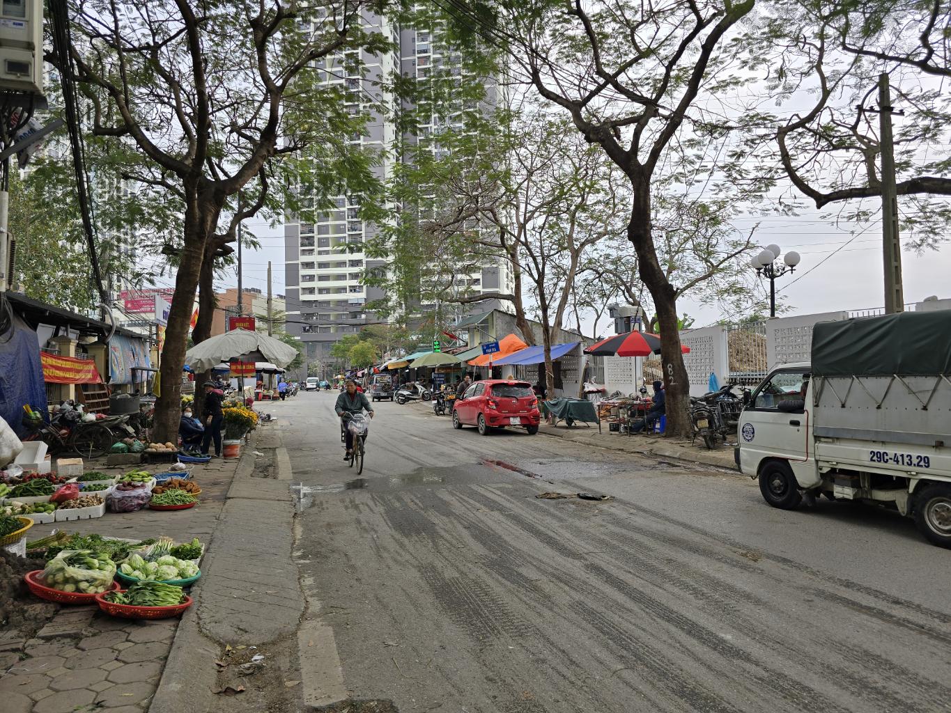 HÀNG HIẾM TÂY HỒ LÔ GÓC - Ô TÔ 7 CHỖ ĐỖ CỬA