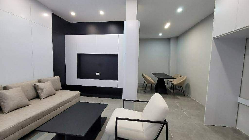 Bán nhà mặt phố Quan Nhân