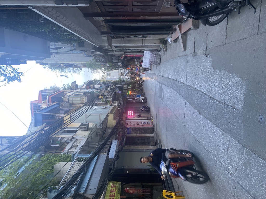 CẦN BÁN NHÀ MẶT PHỐ | ĐI RA HỒ HOÀN KIẾM 5 PHÚT | 2 LÀN OTO i10 TRÁNH NHAU