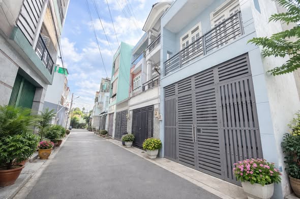 GẤP BÁN NHÀ THỦ ĐỨC