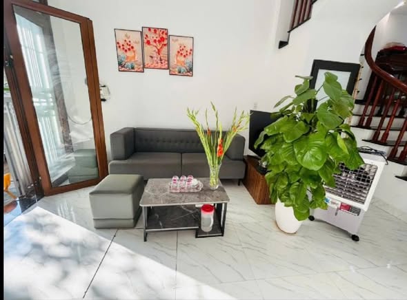 NHÀ ĐẸP PHÂN LÔ - Ô TÔ ĐỖ CỔNG - TƯƠNG LAI RA MẶT PHỐ