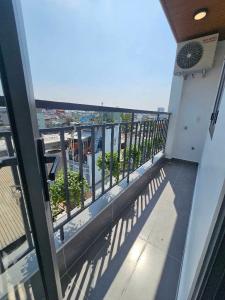 Bán nhà Trần Xuân một trục cách mặt tiền 30m ngang 4m2 dài 7m nhà 4 tầng 3 phòng (mỗi tầng một phòng) + Trung Tân Hưng Quận 7 cạnh Lotte Him Lam + Ngang 4m2 dài 7m + Nhà 4 tầng 3 phòng + Sổ hồng riêng Hoàn công + Chỉ 6 tỷ nhỉnh Liên hệ: 0945013308 (Ngân)