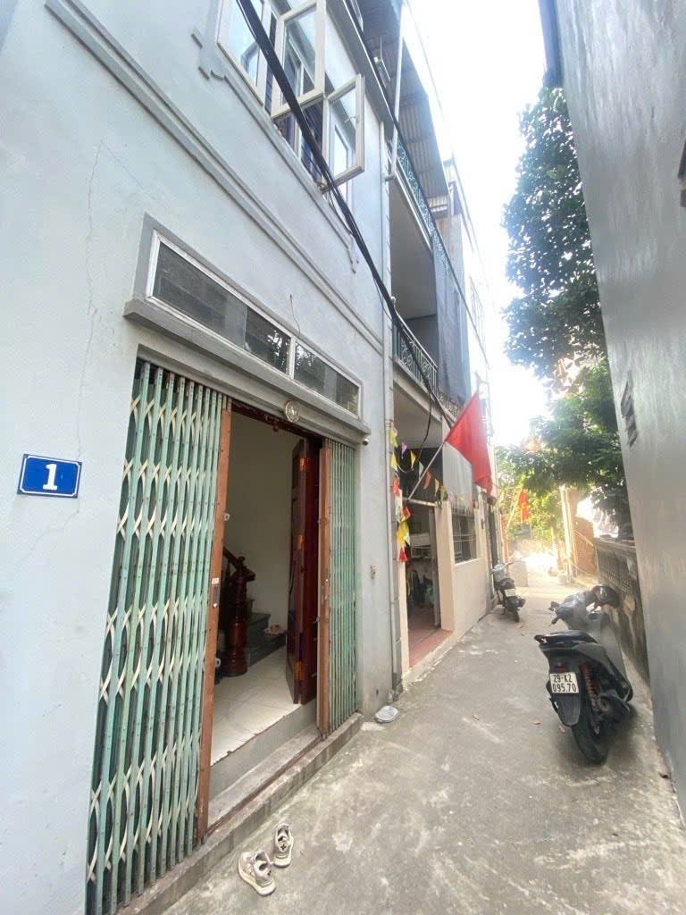 Cần sang nhượng nhà 3 tầng Cổ Bi Gia Lâm 34m2 giá 4t350
