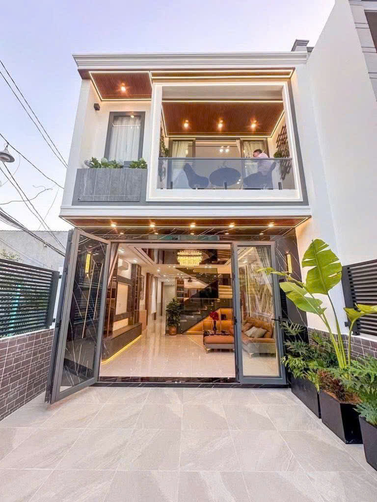 NHÀ TRỐNG VÔ Ở NGAY - TÂN BÌNH GIÁ TỐT- NGANG 4MX13M - 3 TẦNG GIÁ 6 TỶ 