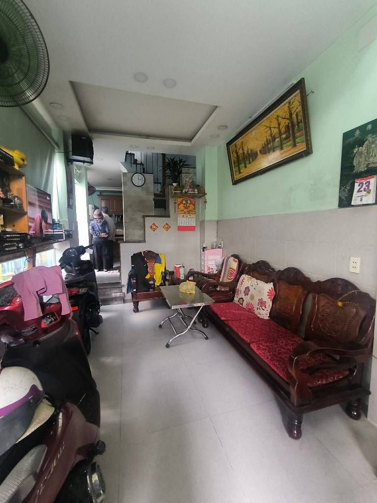 NHÀ CŨ TIỆN XÂY MỚI - HẺM THÔNG QUẬN 12 - 4MX14M GIÁ 4,5 TỶ