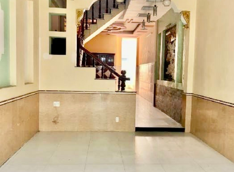 Nhà phố mặt tiền đường 30m xe hơi thông, khu dân trí cao, an ninh