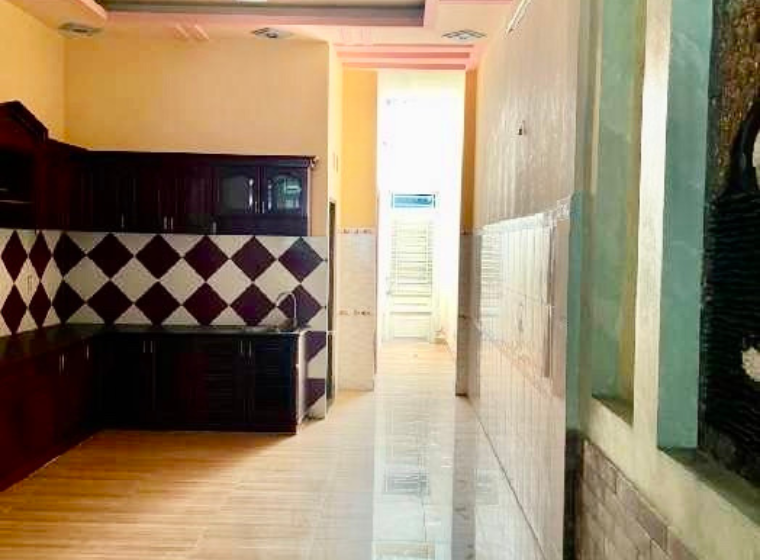 Nhà phố mặt tiền đường 30m xe hơi thông, khu dân trí cao, an ninh