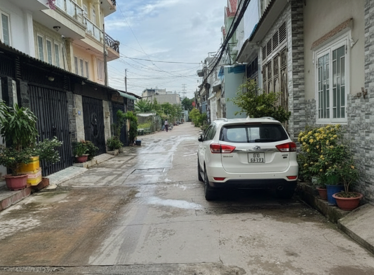 Nhà phố mặt tiền đường 30m xe hơi thông, khu dân trí cao, an ninh