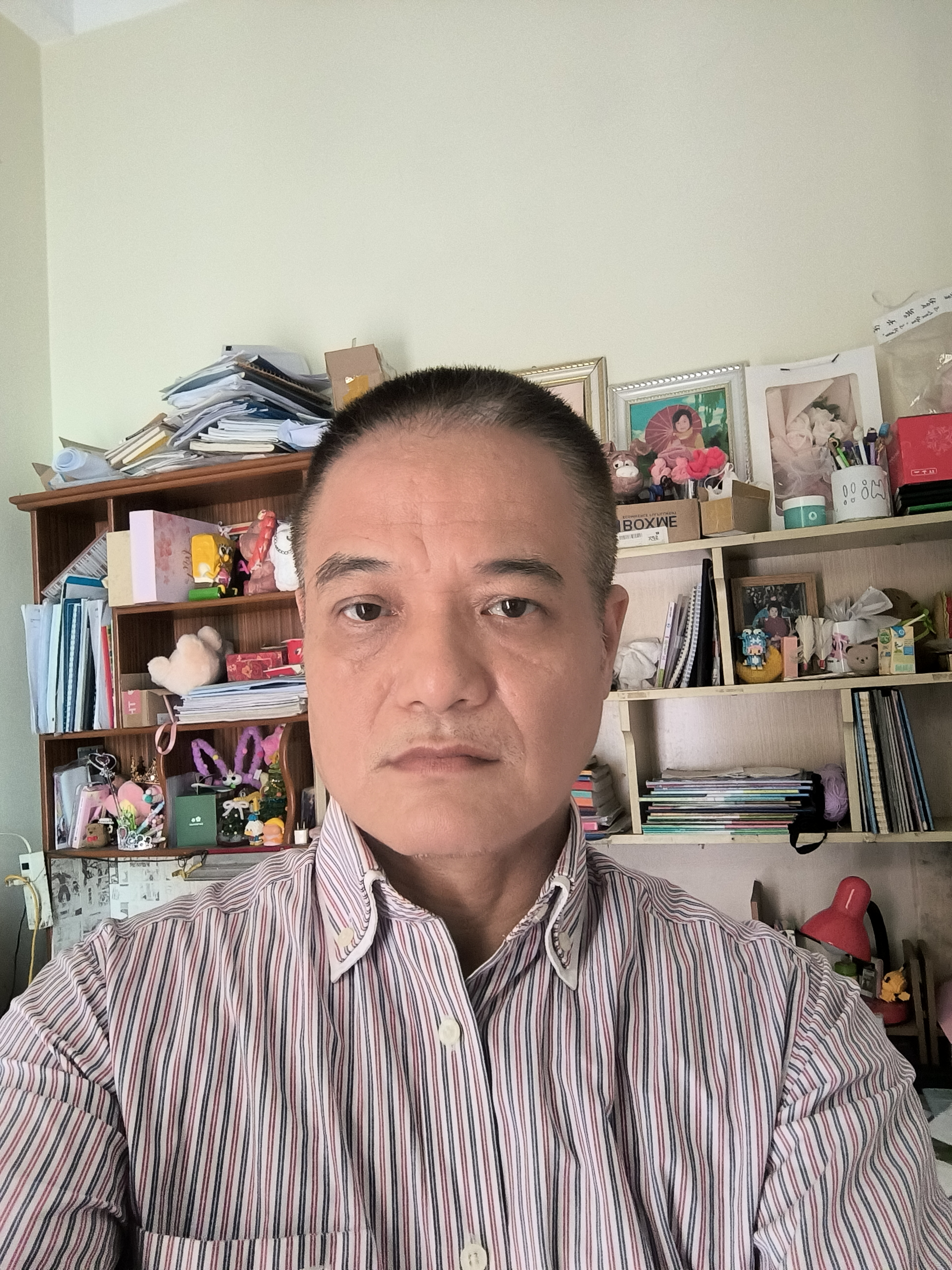 Lưu khắc Chụ