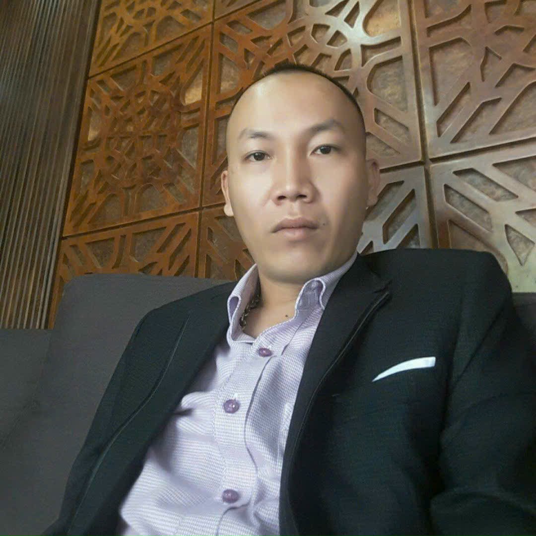 Khuất Đức Dũng